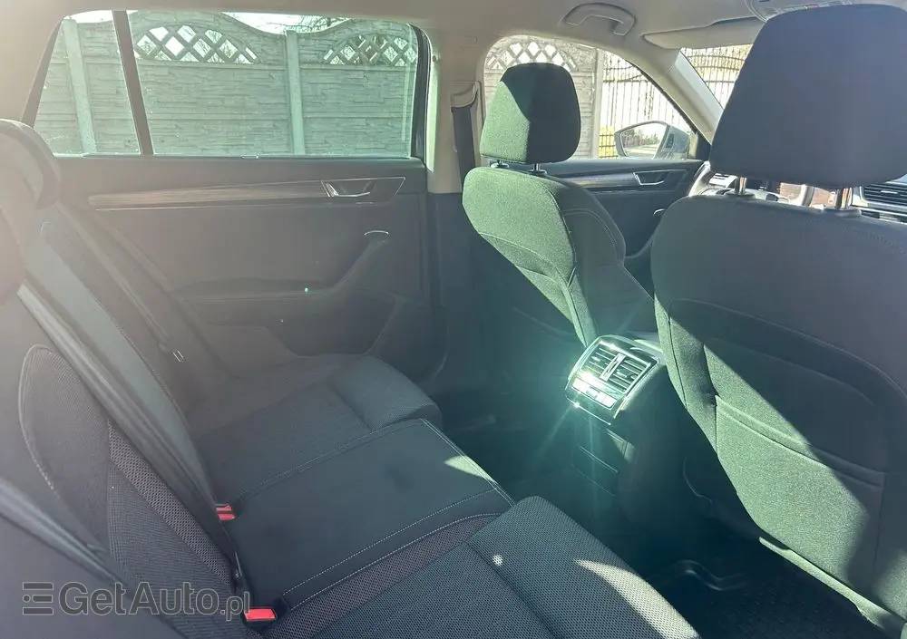 SKODA Superb 2.0 TSI DSG Style