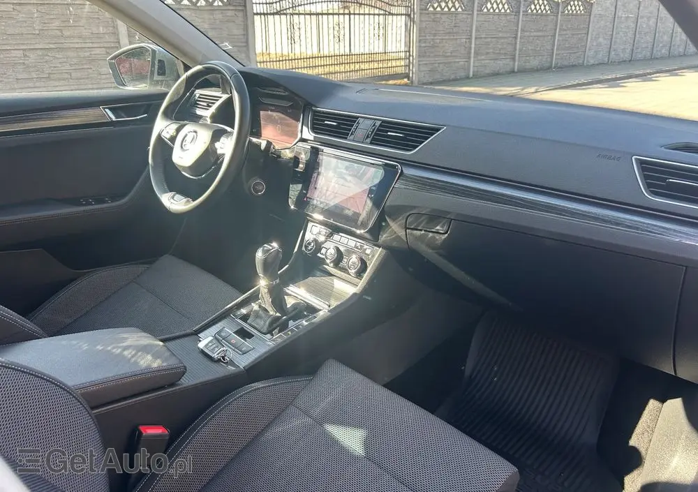 SKODA Superb 2.0 TSI DSG Style