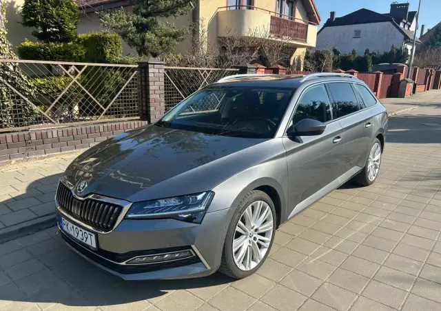 SKODA Superb 2.0 TSI DSG Style