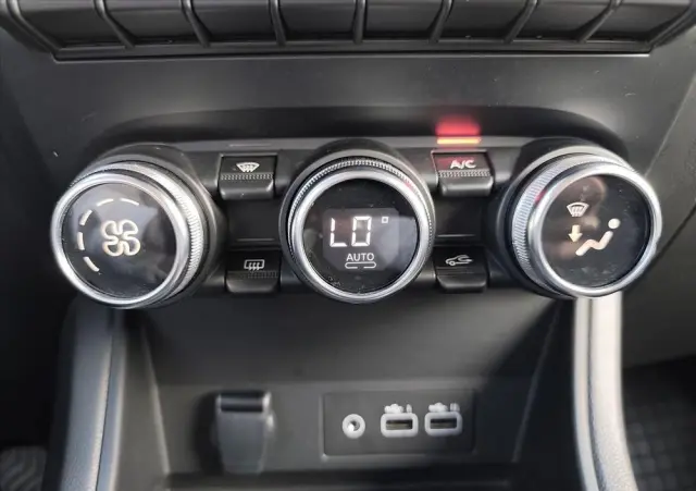 RENAULT Captur 1.0 TCe Equilibre