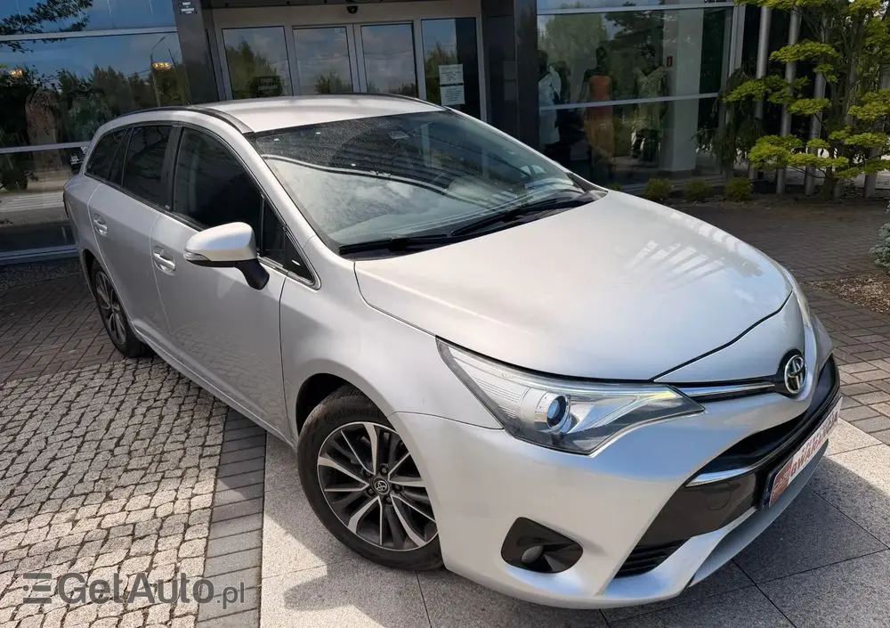 TOYOTA Avensis 