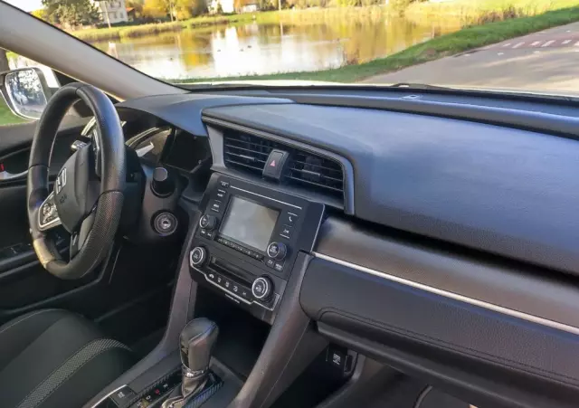 HONDA Civic 2.0 i-VTEC LX CVT