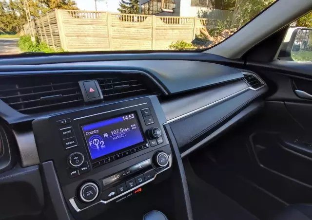 HONDA Civic 2.0 i-VTEC LX CVT