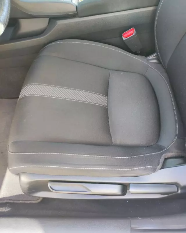 HONDA Civic 2.0 i-VTEC LX CVT