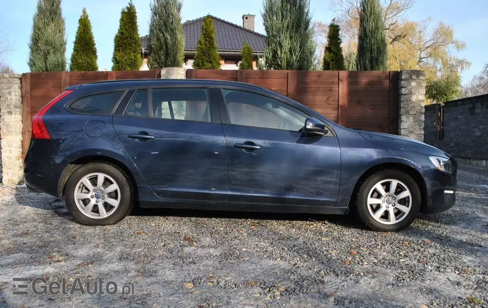 VOLVO V60 T3 Summum