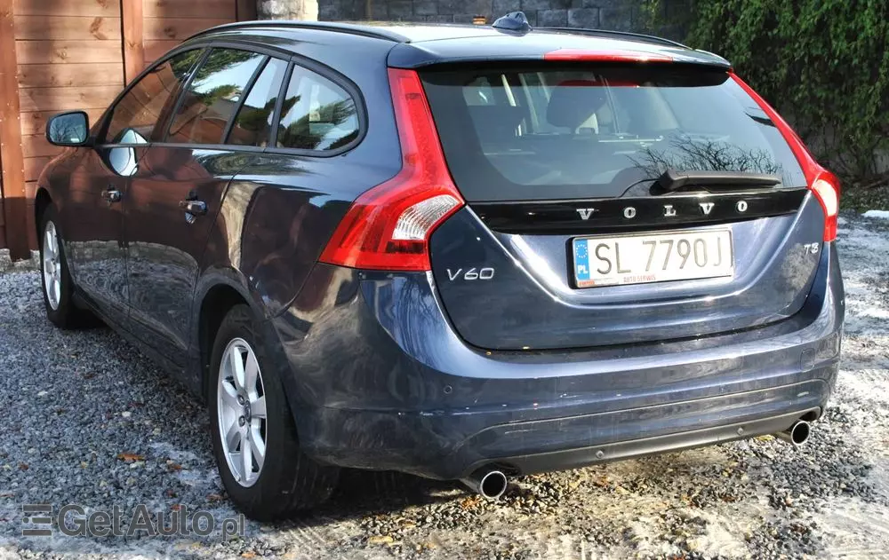 VOLVO V60 T3 Summum