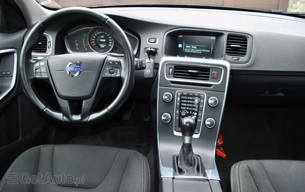 VOLVO V60 T3 Summum