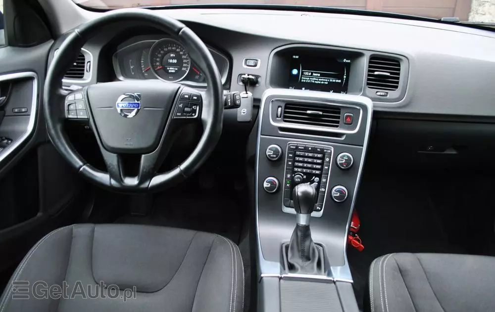 VOLVO V60 T3 Summum