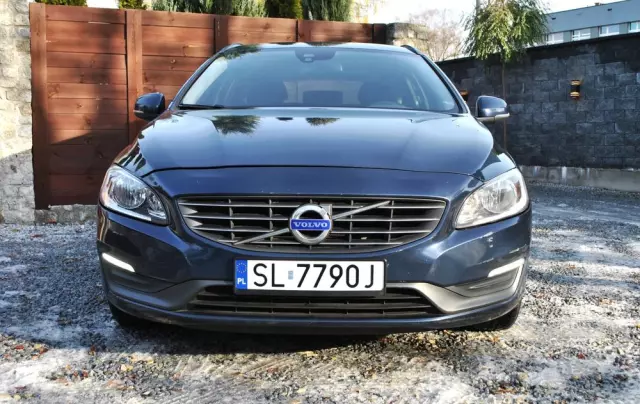 VOLVO V60 T3 Summum