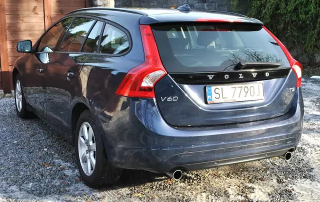 VOLVO V60 T3 Summum