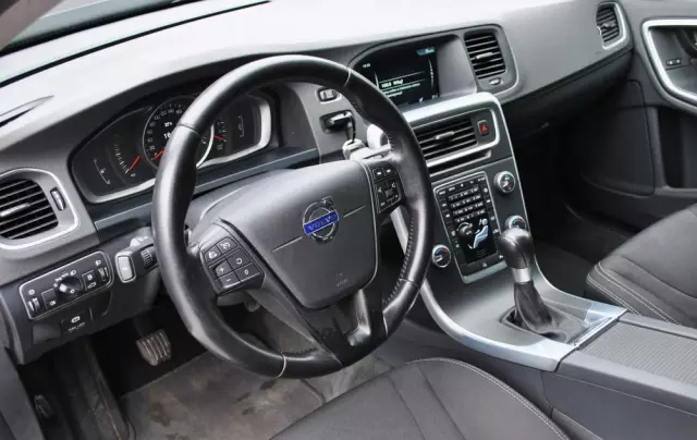 VOLVO V60 T3 Summum