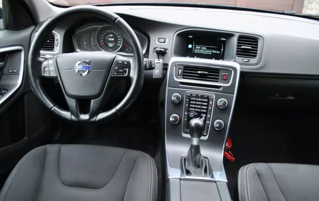 VOLVO V60 T3 Summum