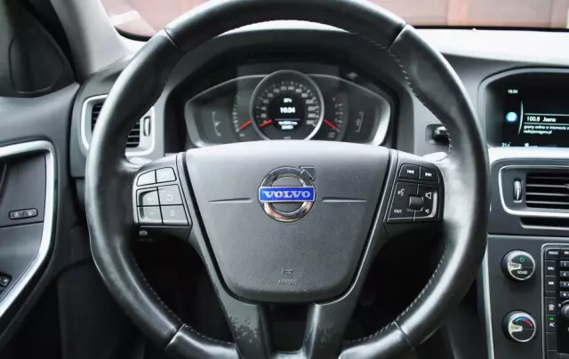 VOLVO V60 T3 Summum