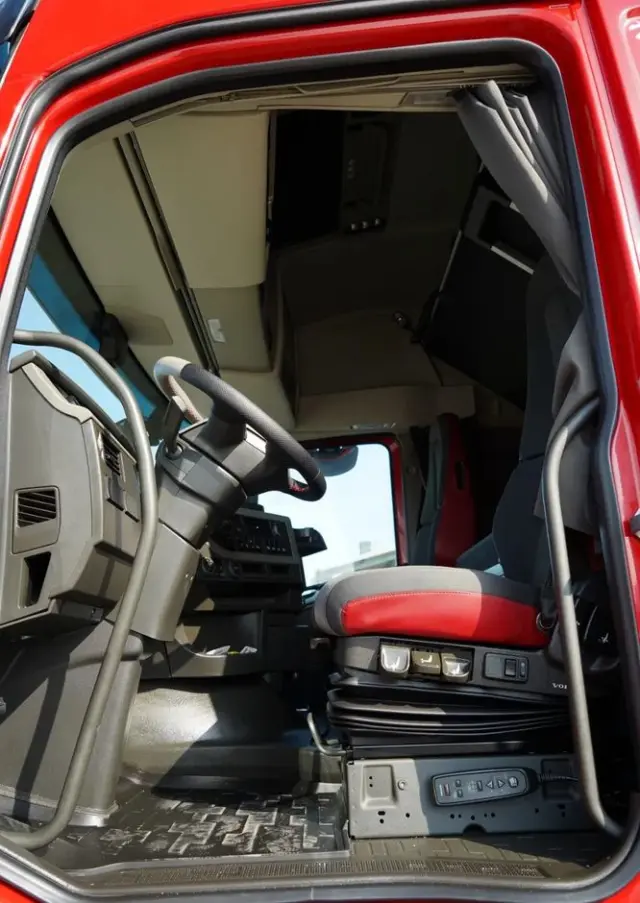 VOLVO FH 460 / FIRANKA 7,4 M  SOLÓWKA / I-SAVE / KLIMA POSTOJOWA / OŚ PODNOSZONA I SKRĘTNA / WIELTON / 