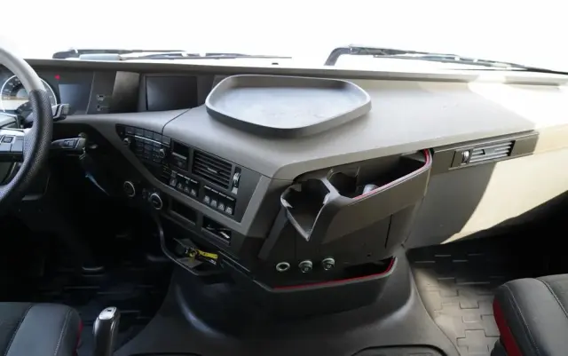 VOLVO FH 460 / FIRANKA 7,4 M  SOLÓWKA / I-SAVE / KLIMA POSTOJOWA / OŚ PODNOSZONA I SKRĘTNA / WIELTON / 