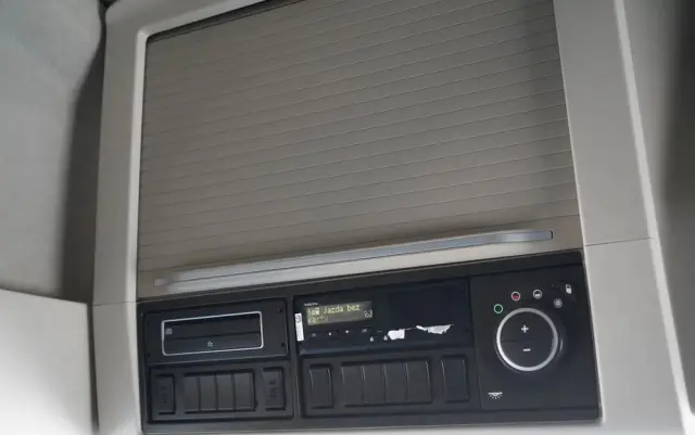 VOLVO FH 460 / FIRANKA 7,4 M  SOLÓWKA / I-SAVE / KLIMA POSTOJOWA / OŚ PODNOSZONA I SKRĘTNA / WIELTON / 