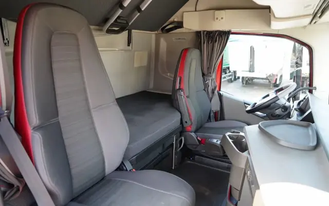 VOLVO FH 460 / FIRANKA 7,4 M  SOLÓWKA / I-SAVE / KLIMA POSTOJOWA / OŚ PODNOSZONA I SKRĘTNA / WIELTON / 