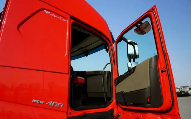 VOLVO FH 460 / FIRANKA 7,4 M  SOLÓWKA / I-SAVE / KLIMA POSTOJOWA / OŚ PODNOSZONA I SKRĘTNA / WIELTON / 