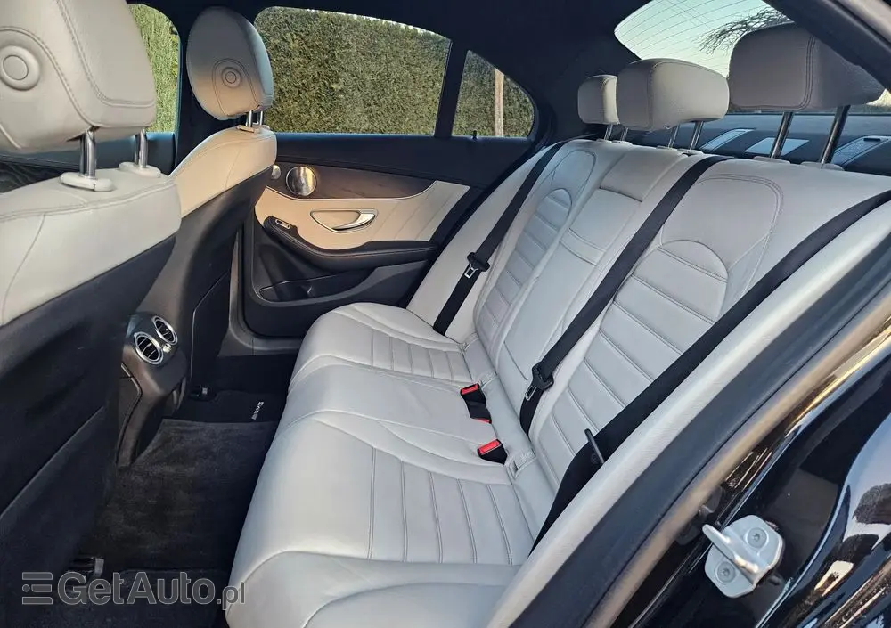 MERCEDES-BENZ Klasa C 220 (BlueTEC) d 7G-TRONIC AMG Line