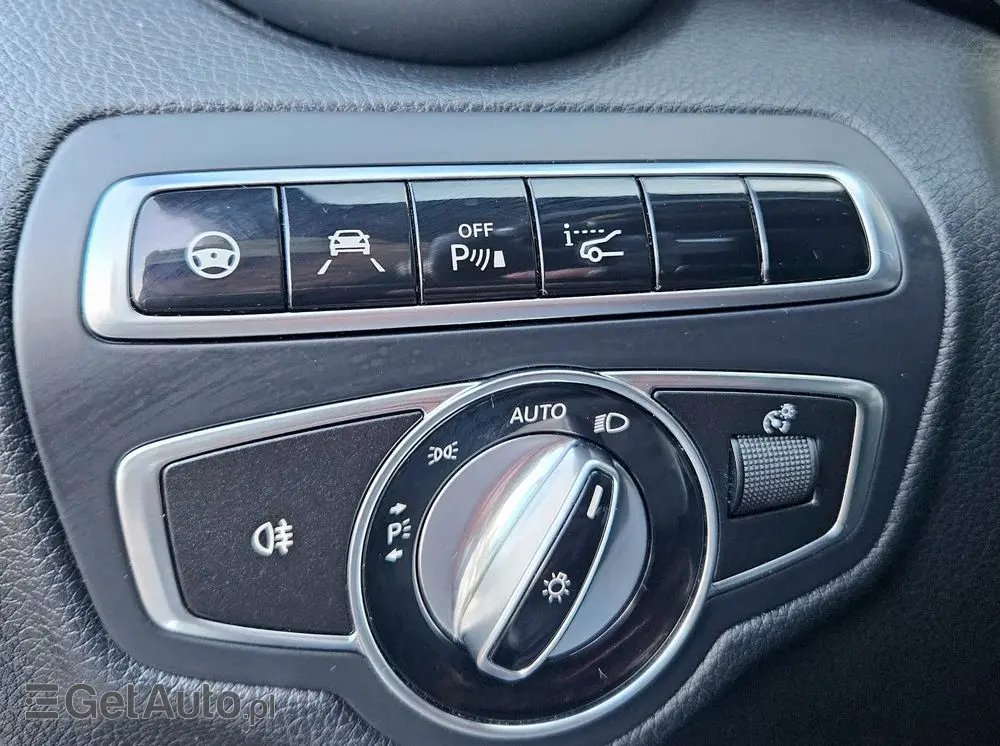 MERCEDES-BENZ Klasa C 220 (BlueTEC) d 7G-TRONIC AMG Line
