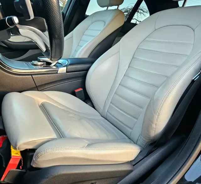 MERCEDES-BENZ Klasa C 220 (BlueTEC) d 7G-TRONIC AMG Line