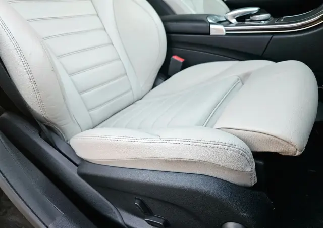 MERCEDES-BENZ Klasa C 220 (BlueTEC) d 7G-TRONIC AMG Line