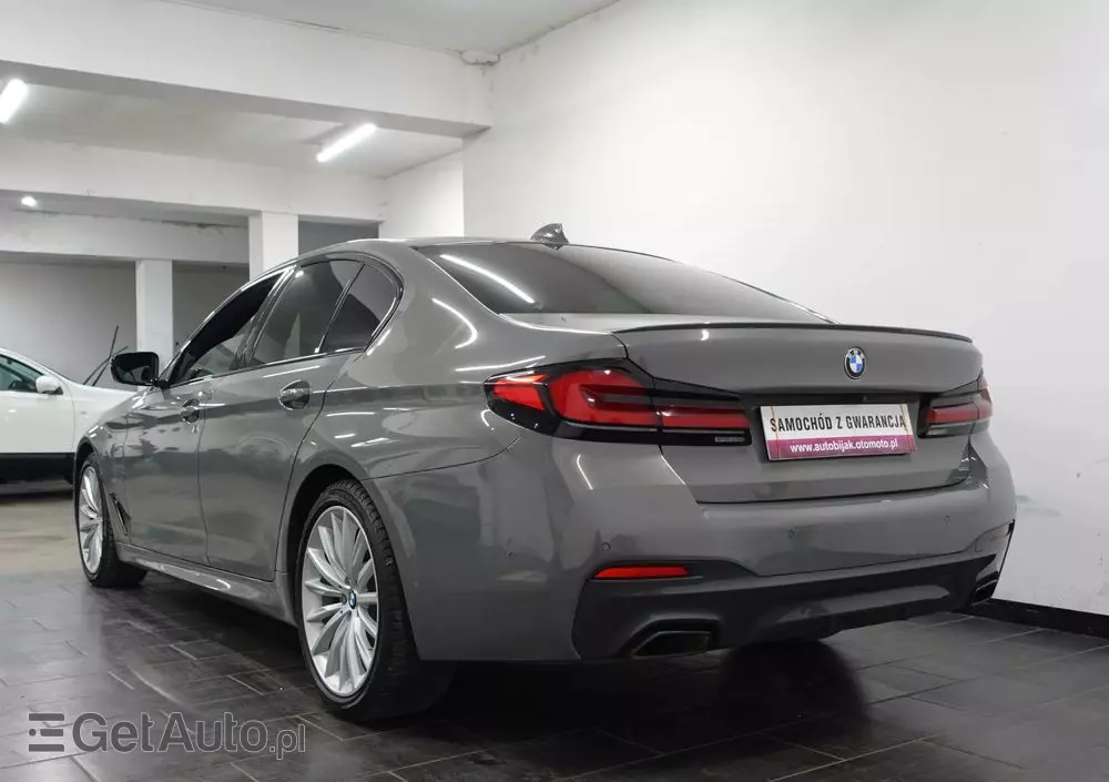 BMW Seria 5 520d xDrive M Sport sport
