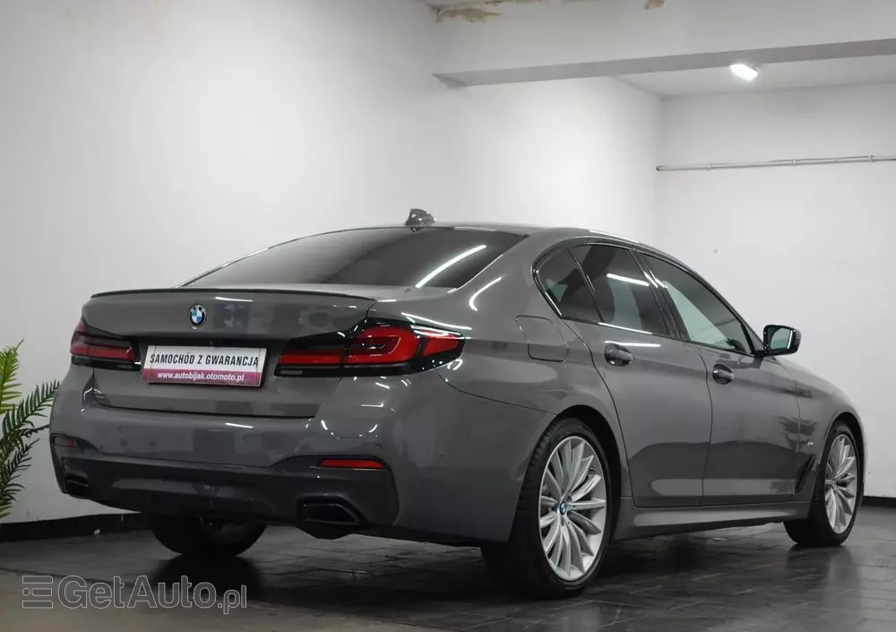 BMW Seria 5 520d xDrive M Sport sport