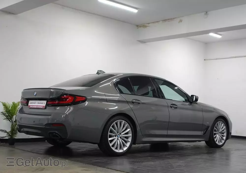 BMW Seria 5 520d xDrive M Sport sport