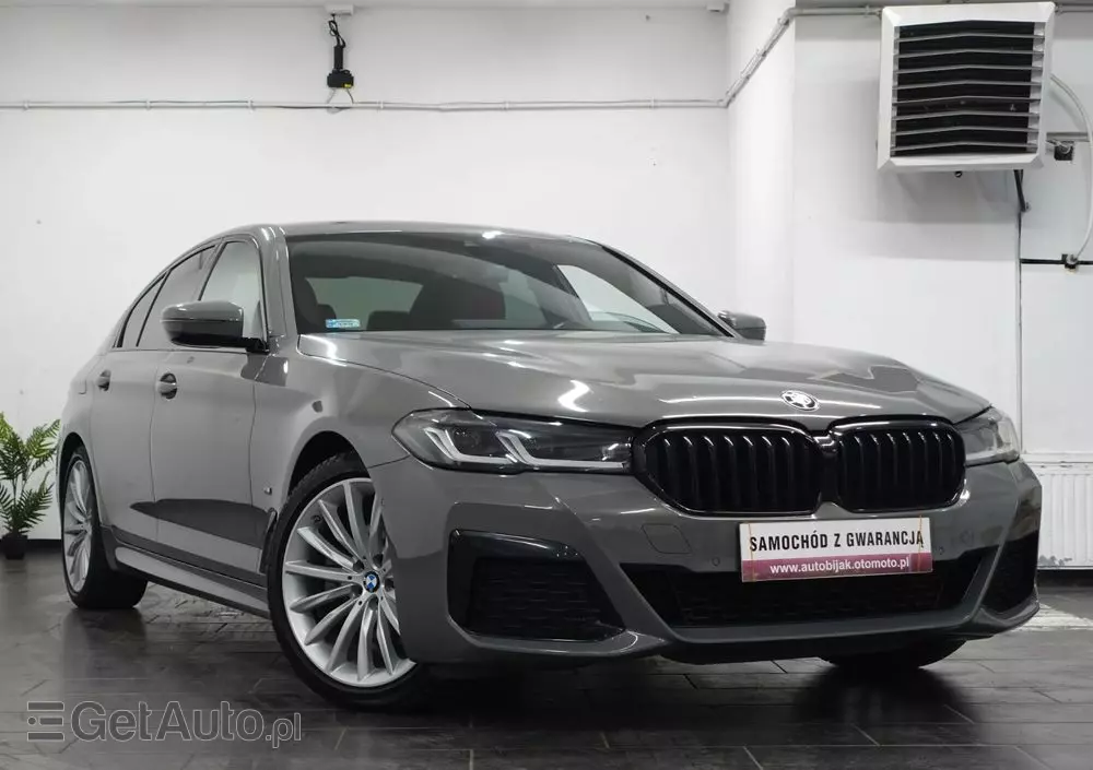 BMW Seria 5 520d xDrive M Sport sport