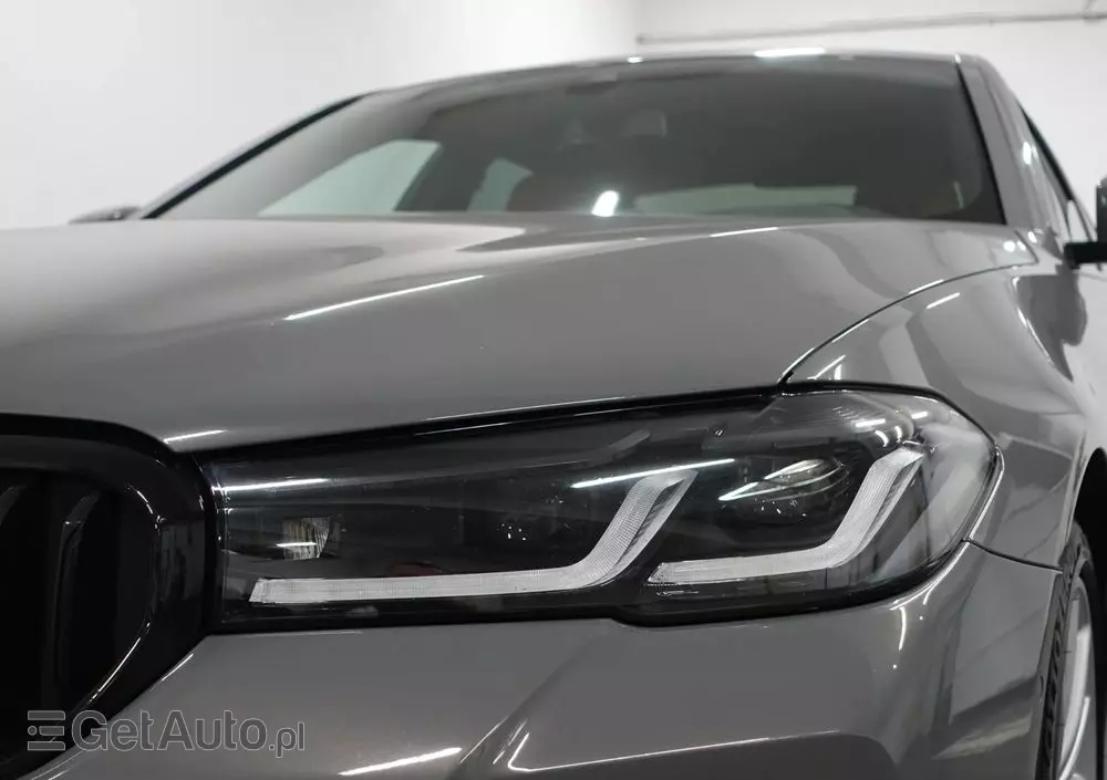 BMW Seria 5 520d xDrive M Sport sport
