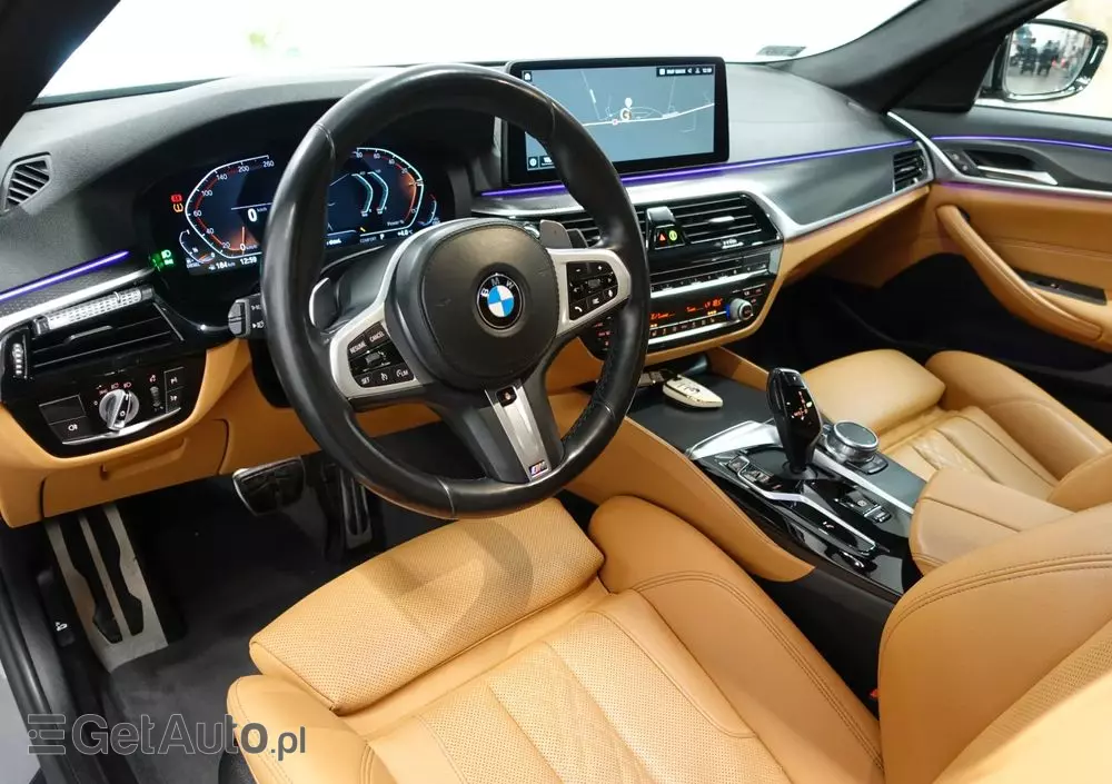 BMW Seria 5 520d xDrive M Sport sport