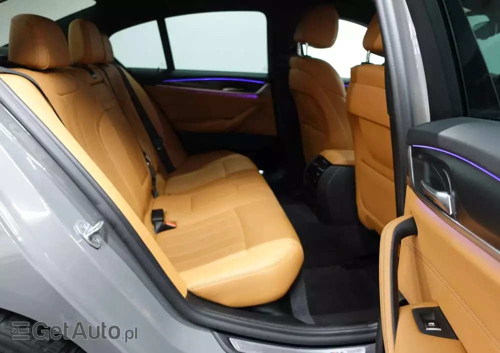 BMW Seria 5 520d xDrive M Sport sport