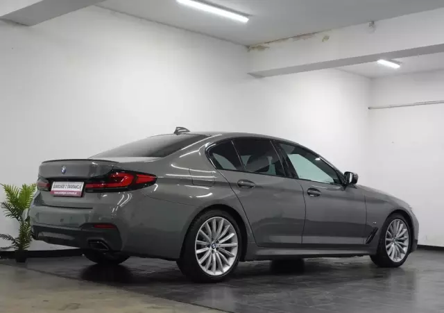 BMW Seria 5 520d xDrive M Sport sport