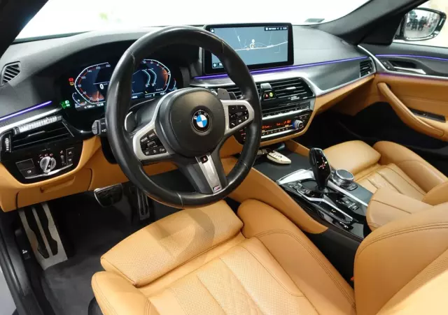 BMW Seria 5 520d xDrive M Sport sport