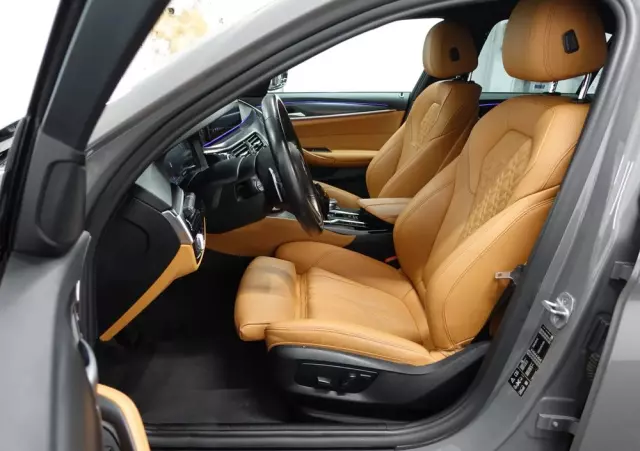 BMW Seria 5 520d xDrive M Sport sport