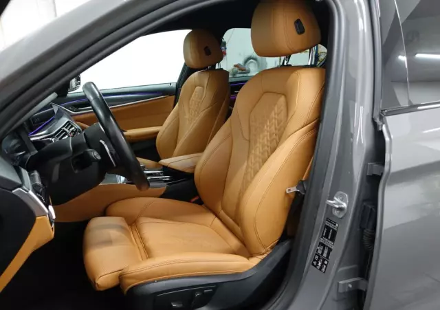 BMW Seria 5 520d xDrive M Sport sport