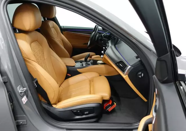 BMW Seria 5 520d xDrive M Sport sport