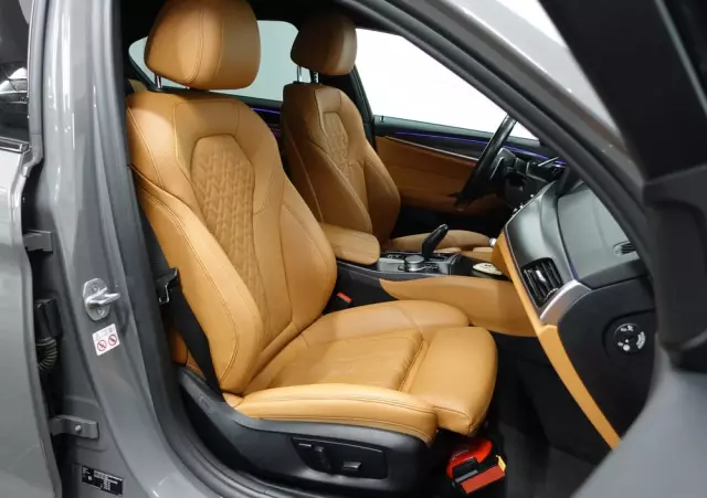 BMW Seria 5 520d xDrive M Sport sport