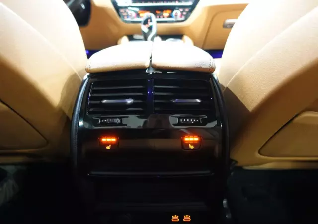 BMW Seria 5 520d xDrive M Sport sport