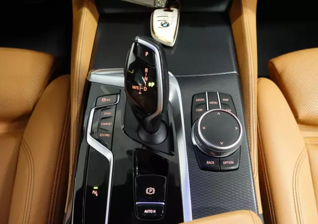 BMW Seria 5 520d xDrive M Sport sport