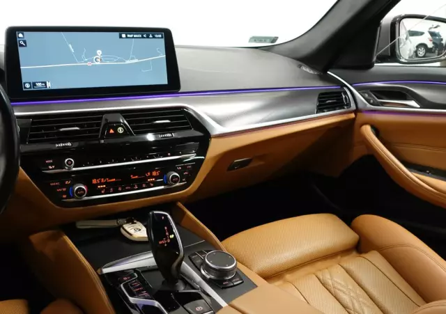 BMW Seria 5 520d xDrive M Sport sport