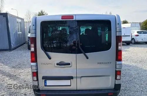 RENAULT Trafic 