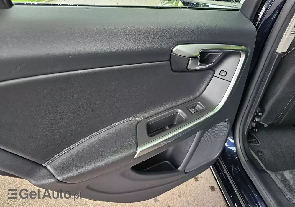 VOLVO V60 D2 Geartronic Kinetic