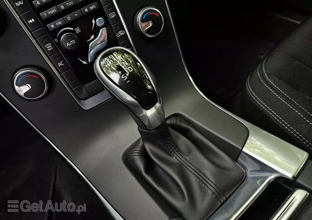 VOLVO V60 D2 Geartronic Kinetic