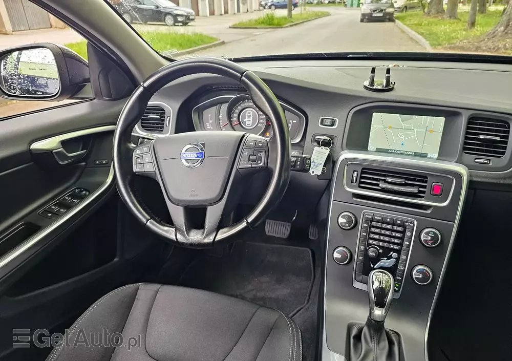 VOLVO V60 D2 Geartronic Kinetic