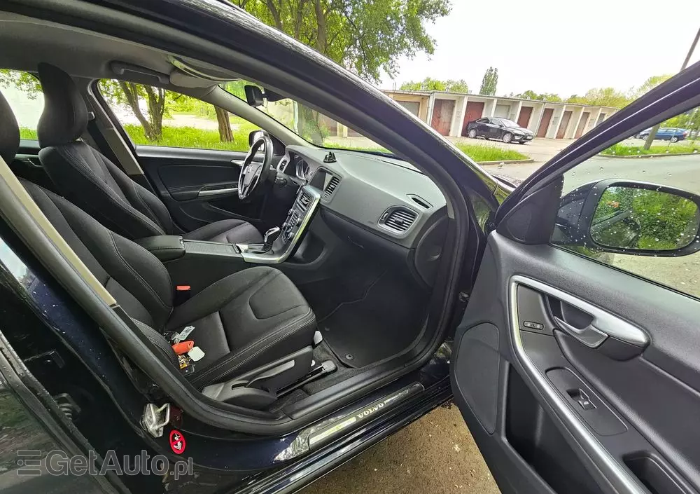 VOLVO V60 D2 Geartronic Kinetic