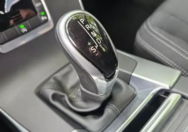 VOLVO V60 D2 Geartronic Kinetic