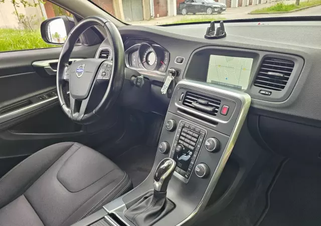 VOLVO V60 D2 Geartronic Kinetic