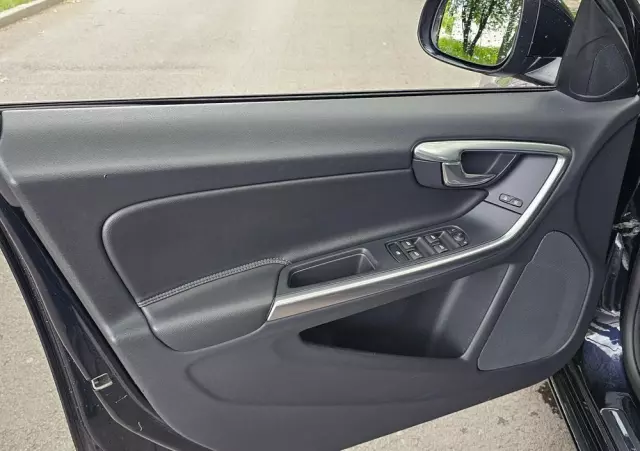 VOLVO V60 D2 Geartronic Kinetic